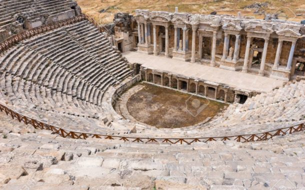 În teatru: împreună, dar separat, stimabile!