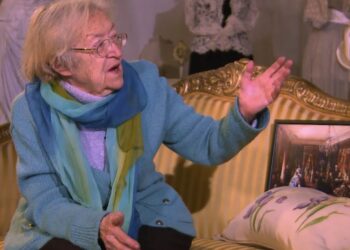 Adina Nanu. Schiță de portret sau farmecul discret al eleganței